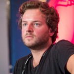 Julius Tröger im Panel „Qualitäts-Battle: Was ist guter Datenjournalismus?”
