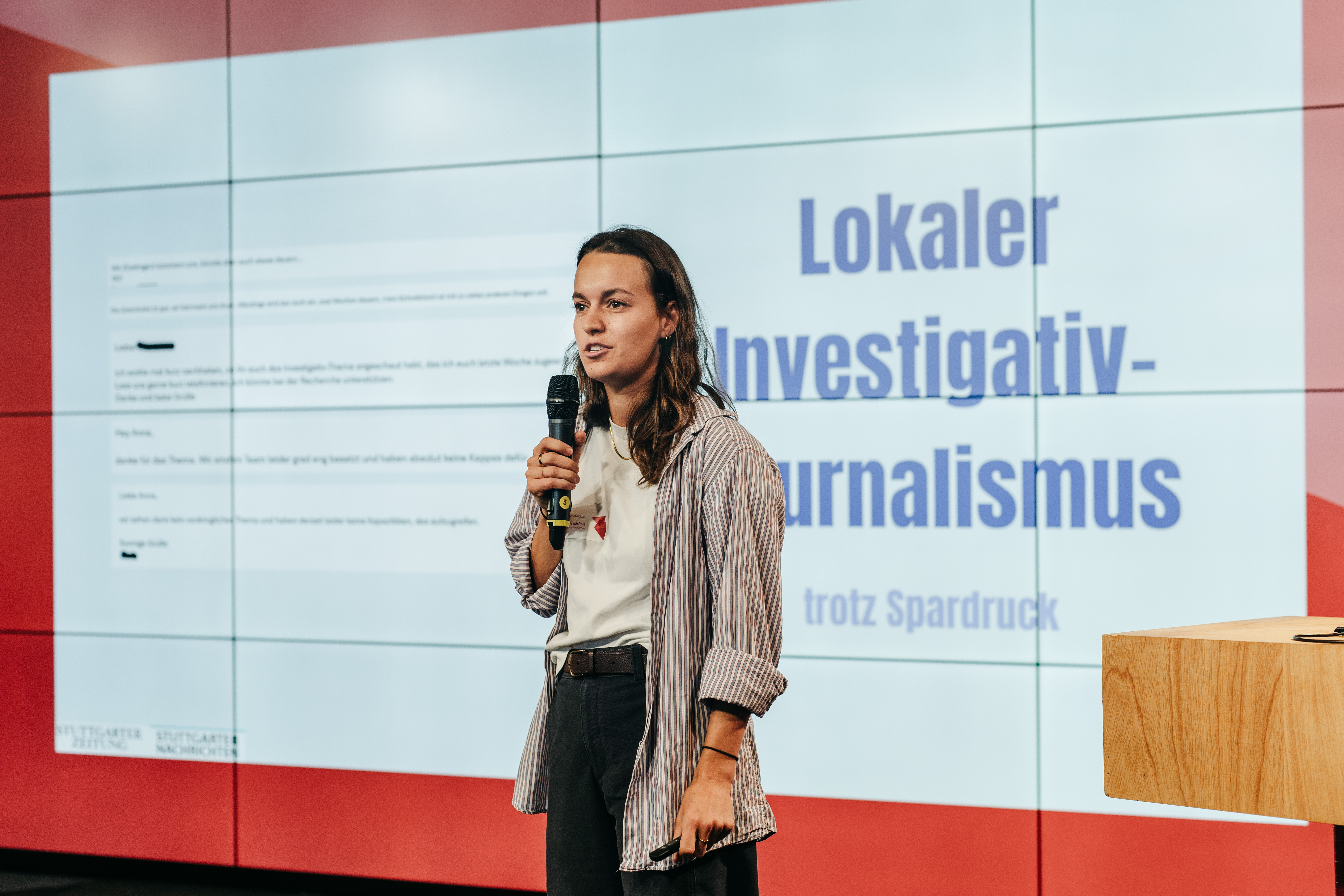 Anna-Sophie Kächele (Stuttgarter Zeitung/Stuttgarter Nachrichten) hält auf dem Inspiration Day einen Vortrag zu Lokalem Investigativjournalismus.